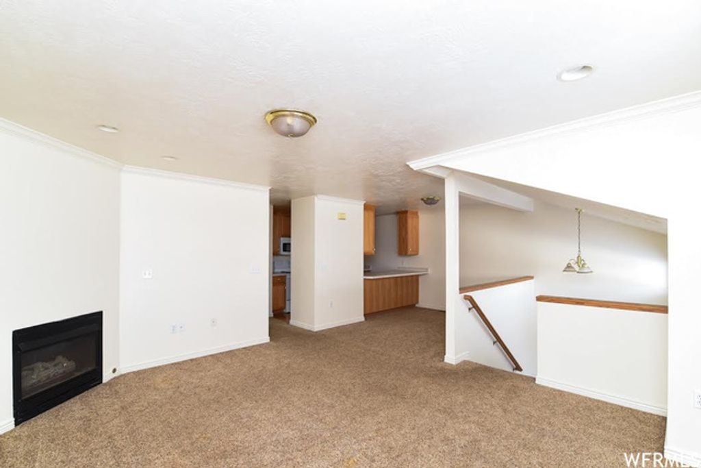 Image 3 of property listing at 1130 N 200 W, Bountiful, UT 84010