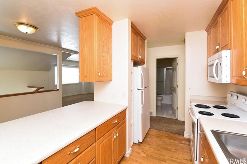 Image 6 of property listing at 1130 N 200 W, Bountiful, UT 84010