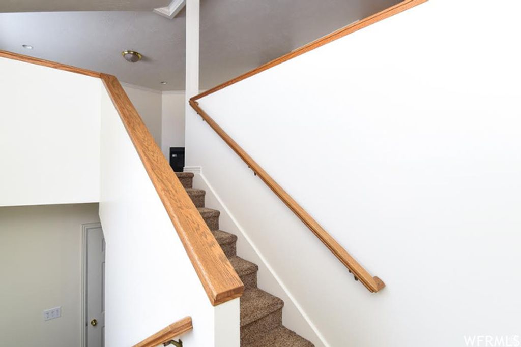 Image 7 of property listing at 1130 N 200 W, Bountiful, UT 84010