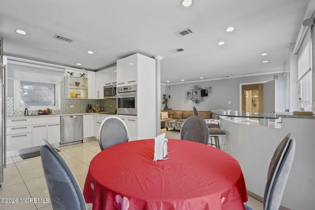 330 Plymouth Drive, Freehold, NJ 07728