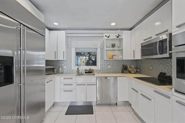 330 Plymouth Drive, Freehold, NJ 07728