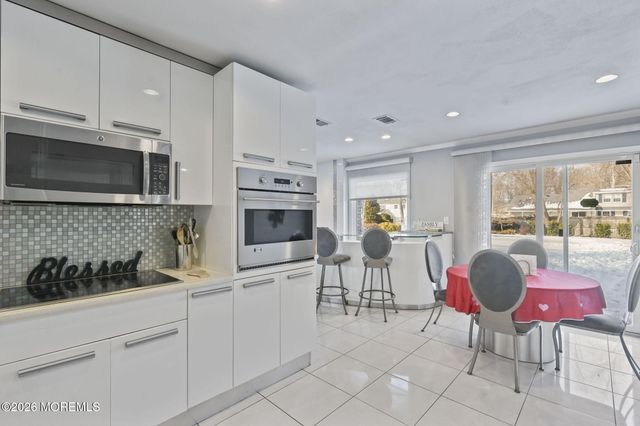 330 Plymouth Drive, Freehold, NJ 07728