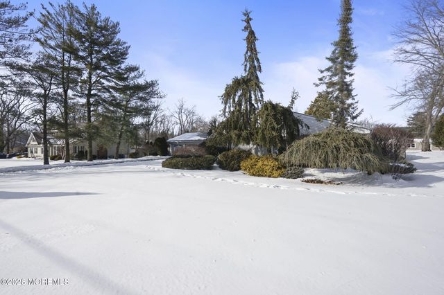 330 Plymouth Drive, Freehold, NJ 07728