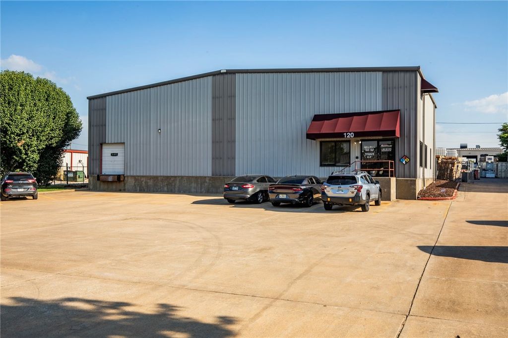 120 Commercial Avenue, Lowell, AR 72745