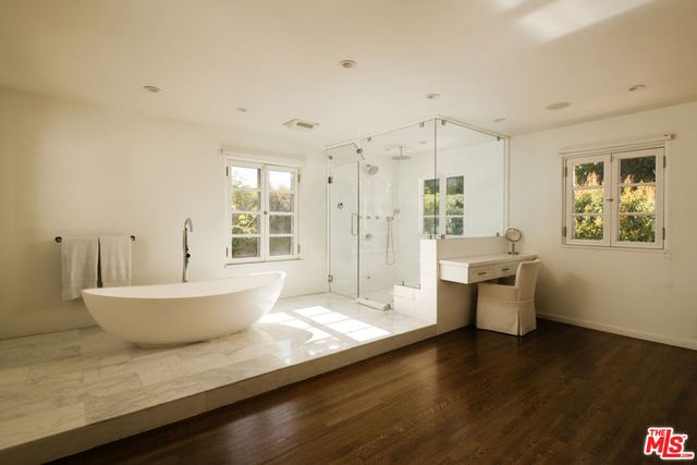 563 S Burlingame Avenue, Los Angeles, CA 90049