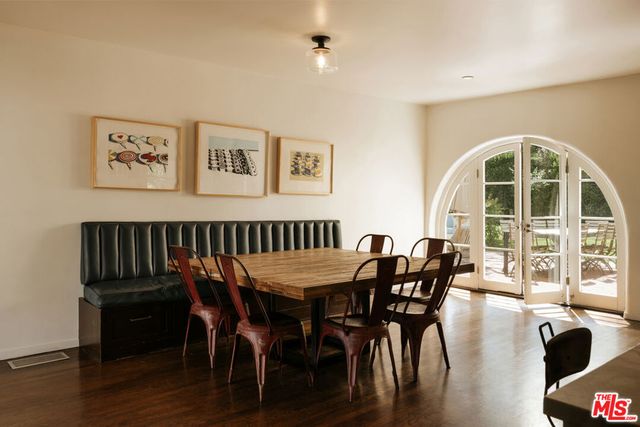 563 S Burlingame Avenue, Los Angeles, CA 90049