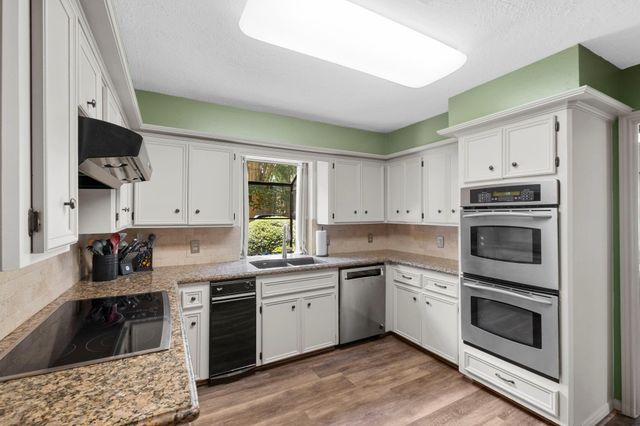 5406 Glenview Drive, Kingwood, TX 77345