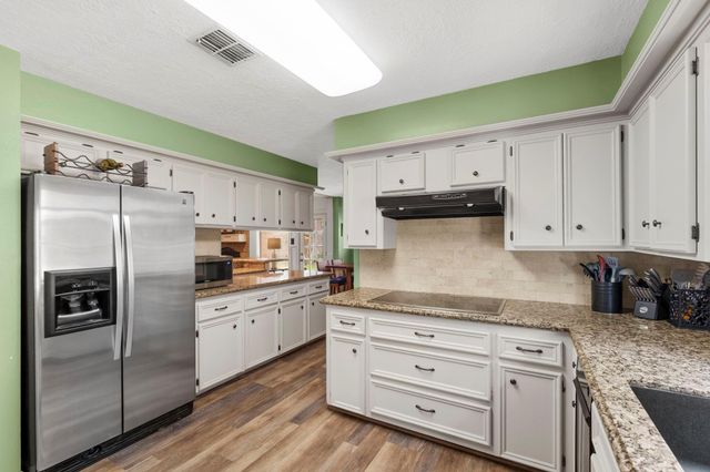 5406 Glenview Drive, Kingwood, TX 77345