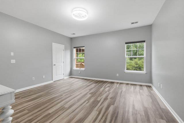 4925 Secretariat Dr, Antioch, TN 37013