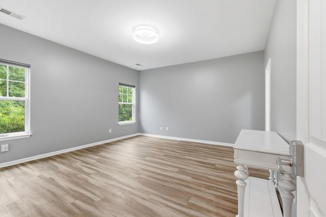 4925 Secretariat Dr, Antioch, TN 37013