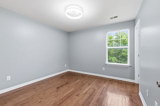 4925 Secretariat Dr, Antioch, TN 37013