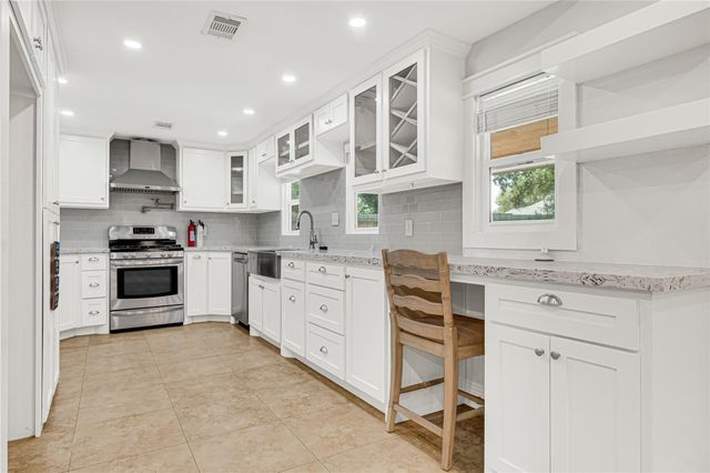 902 Mountain Meadows Drive, Katy, TX 77450
