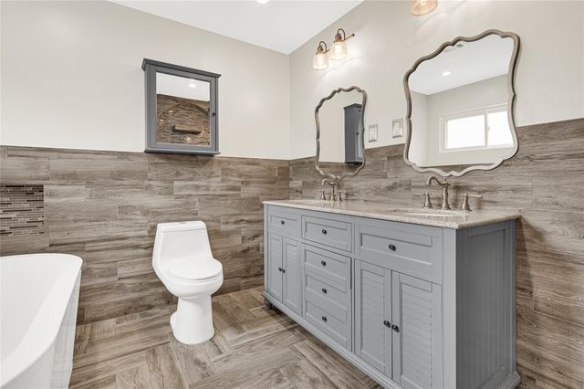 902 Mountain Meadows Drive, Katy, TX 77450