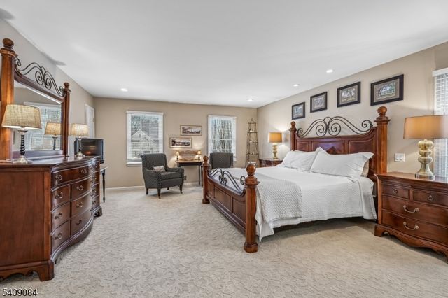 9 Buttonwood Ln, Chatham Twp., NJ 07928