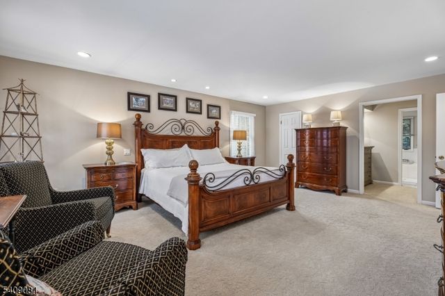 9 Buttonwood Ln, Chatham Twp., NJ 07928