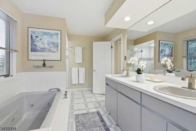 9 Buttonwood Ln, Chatham Twp., NJ 07928