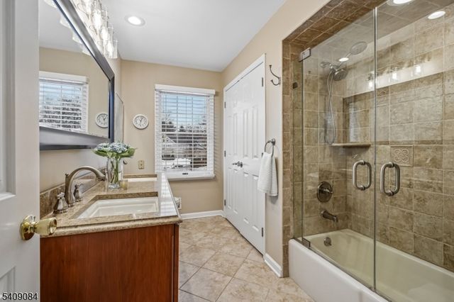 9 Buttonwood Ln, Chatham Twp., NJ 07928