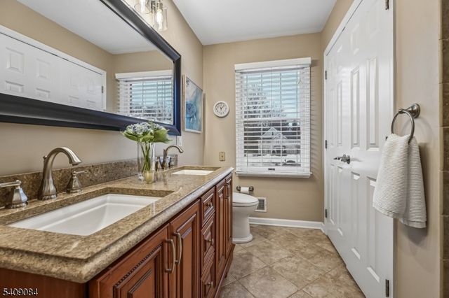 9 Buttonwood Ln, Chatham Twp., NJ 07928