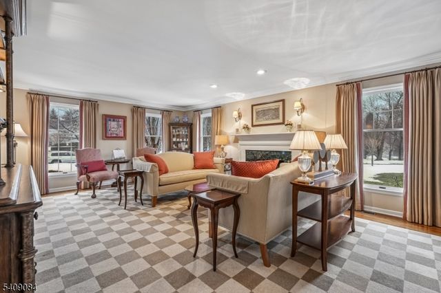 9 Buttonwood Ln, Chatham Twp., NJ 07928