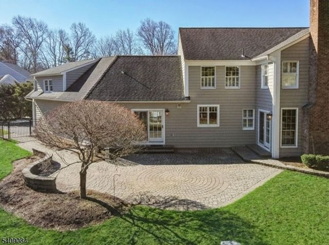 9 Buttonwood Ln, Chatham Twp., NJ 07928