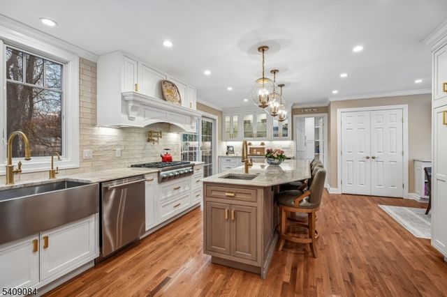 9 Buttonwood Ln, Chatham Twp., NJ 07928