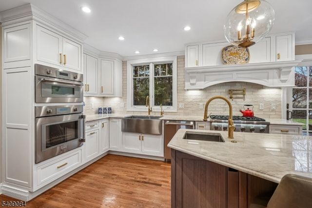 9 Buttonwood Ln, Chatham Twp., NJ 07928