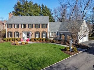 9 Buttonwood Ln, Chatham Twp., NJ 07928