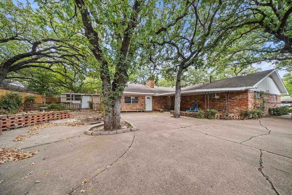 1809 Glenbrook Drive, Irving, TX 75061 — exterior