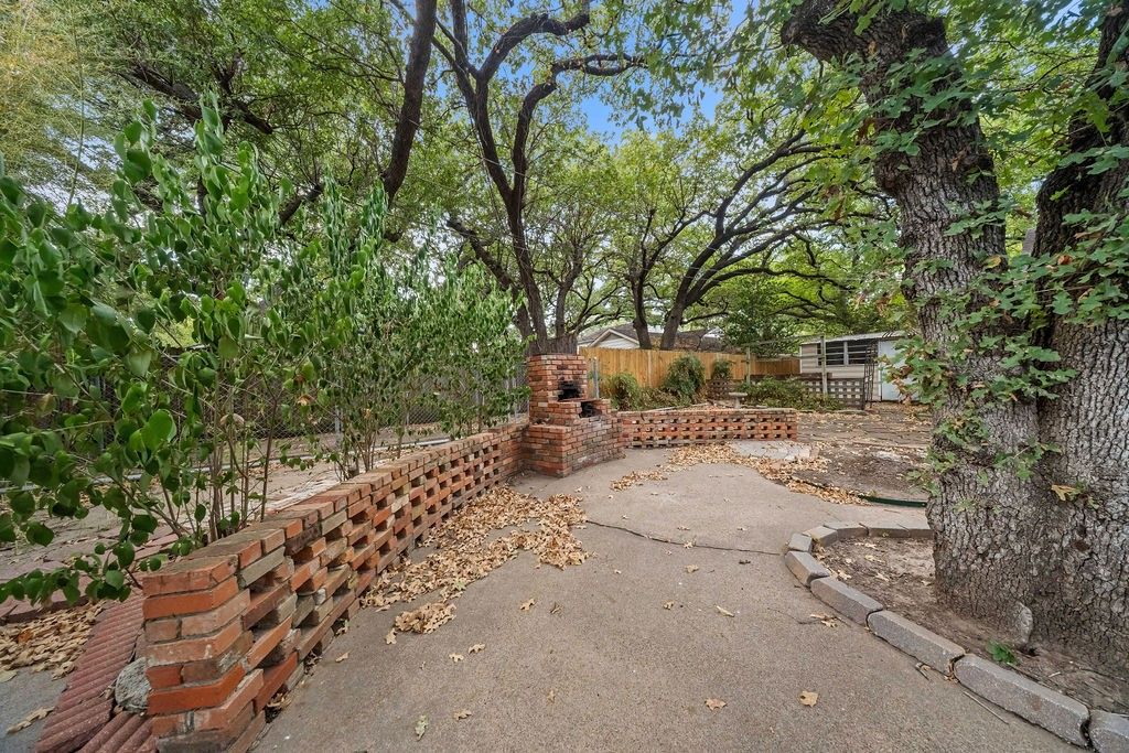 1809 Glenbrook Drive, Irving, TX 75061 — photo 3