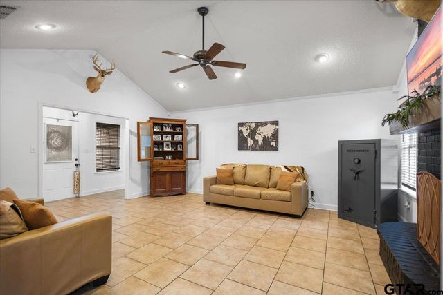 139 CR 4217, Jacksonville, TX 75766