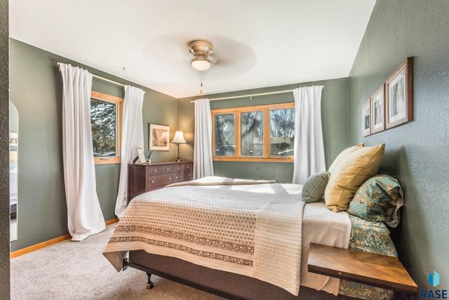 7812 E 38th St Street, Sioux Falls, SD 57110