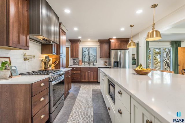 7812 E 38th St Street, Sioux Falls, SD 57110