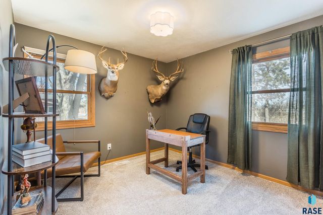 7812 E 38th St Street, Sioux Falls, SD 57110