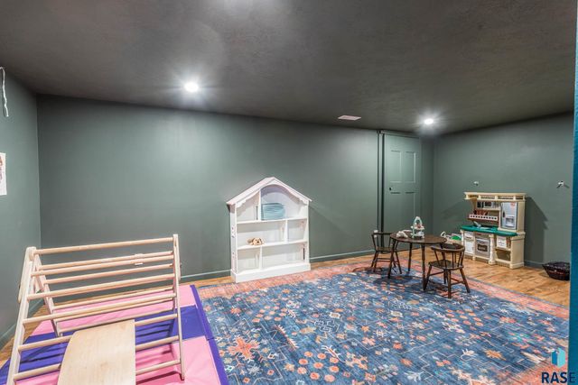 7812 E 38th St Street, Sioux Falls, SD 57110