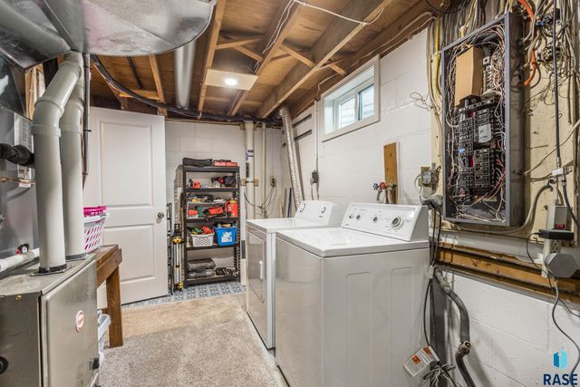 7812 E 38th St Street, Sioux Falls, SD 57110