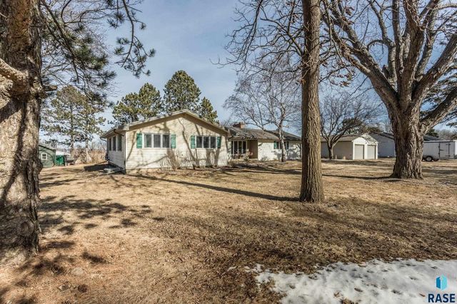 7812 E 38th St Street, Sioux Falls, SD 57110