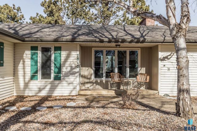 7812 E 38th St Street, Sioux Falls, SD 57110