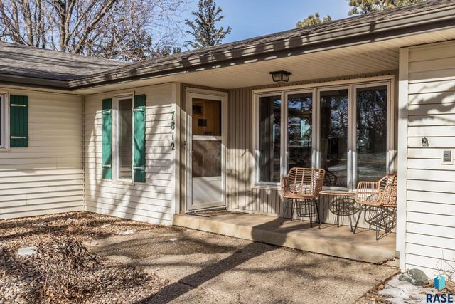 7812 E 38th St Street, Sioux Falls, SD 57110