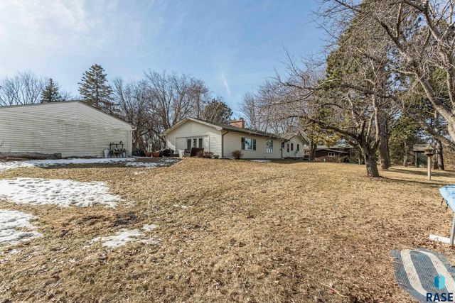 7812 E 38th St Street, Sioux Falls, SD 57110