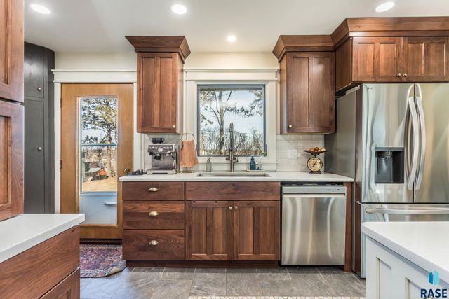 7812 E 38th St Street, Sioux Falls, SD 57110