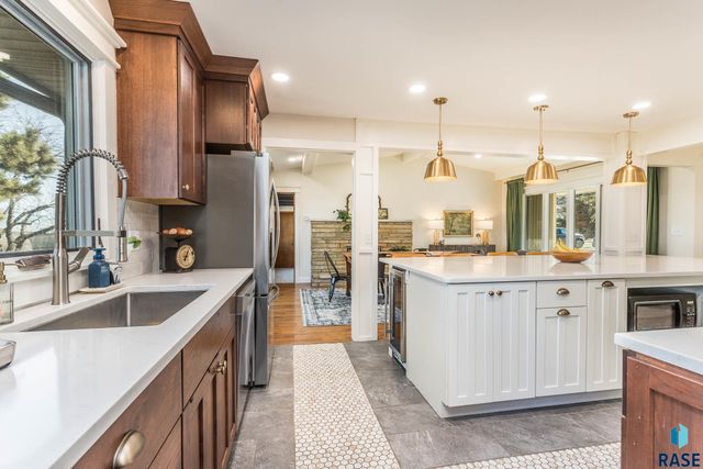 7812 E 38th St Street, Sioux Falls, SD 57110