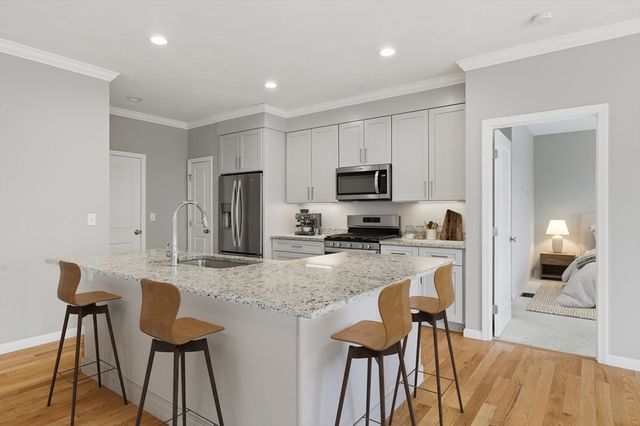 48 Crestwood Circle 26, Northbridge, MA 01588