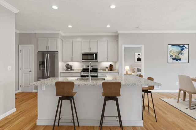 48 Crestwood Circle 26, Northbridge, MA 01588