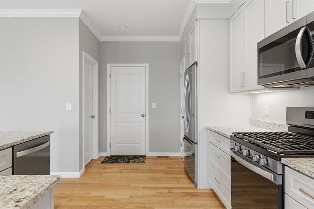 48 Crestwood Circle 26, Northbridge, MA 01588