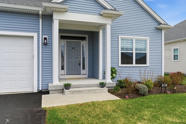 48 Crestwood Circle 26, Northbridge, MA 01588