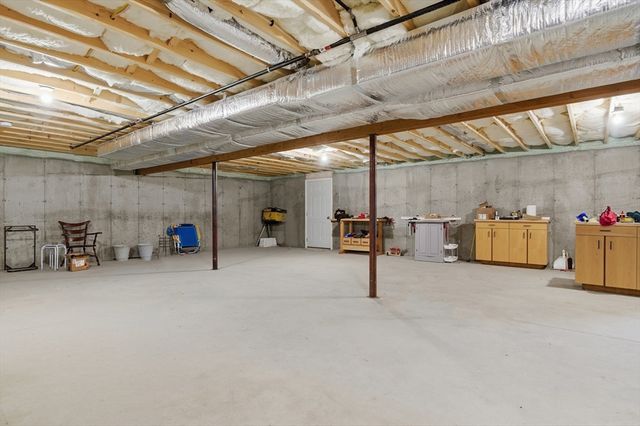 48 Crestwood Circle 26, Northbridge, MA 01588