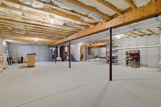 48 Crestwood Circle 26, Northbridge, MA 01588