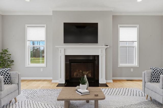 48 Crestwood Circle 26, Northbridge, MA 01588