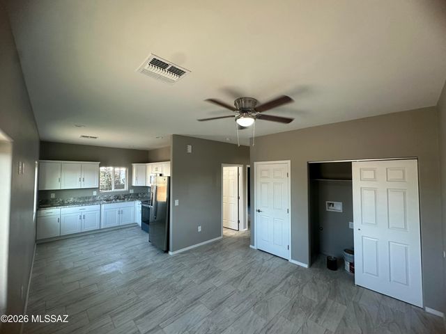 1015 W Cll Arizona B, Tucson, AZ 85705