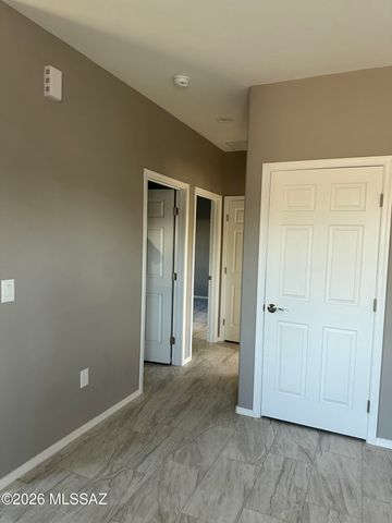 1015 W Cll Arizona B, Tucson, AZ 85705